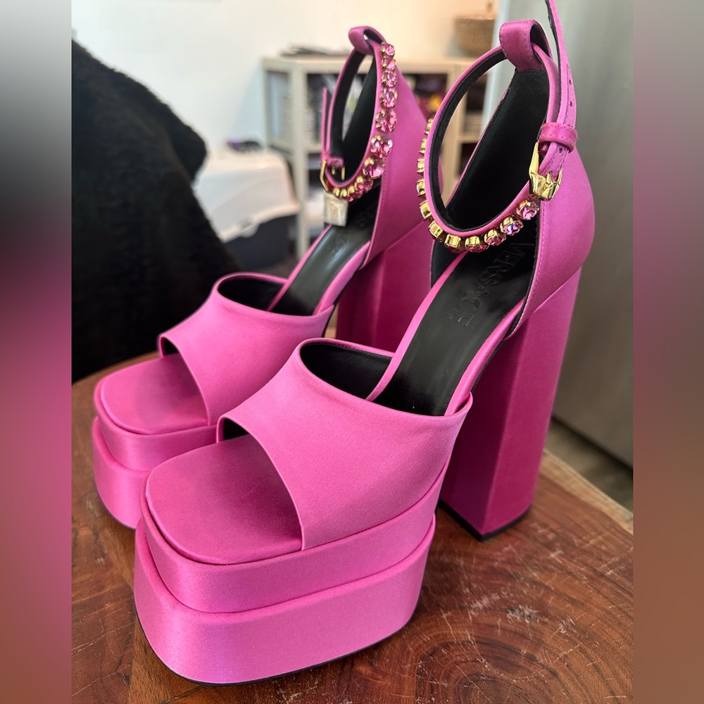 Versace Aevitas Medusa sandal size 36.5